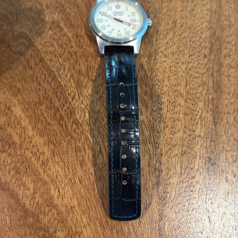 Wenger Swiss Military 7290X Silver Tone Case w/ White Dial Quartz Watch - Picture 4 of 7